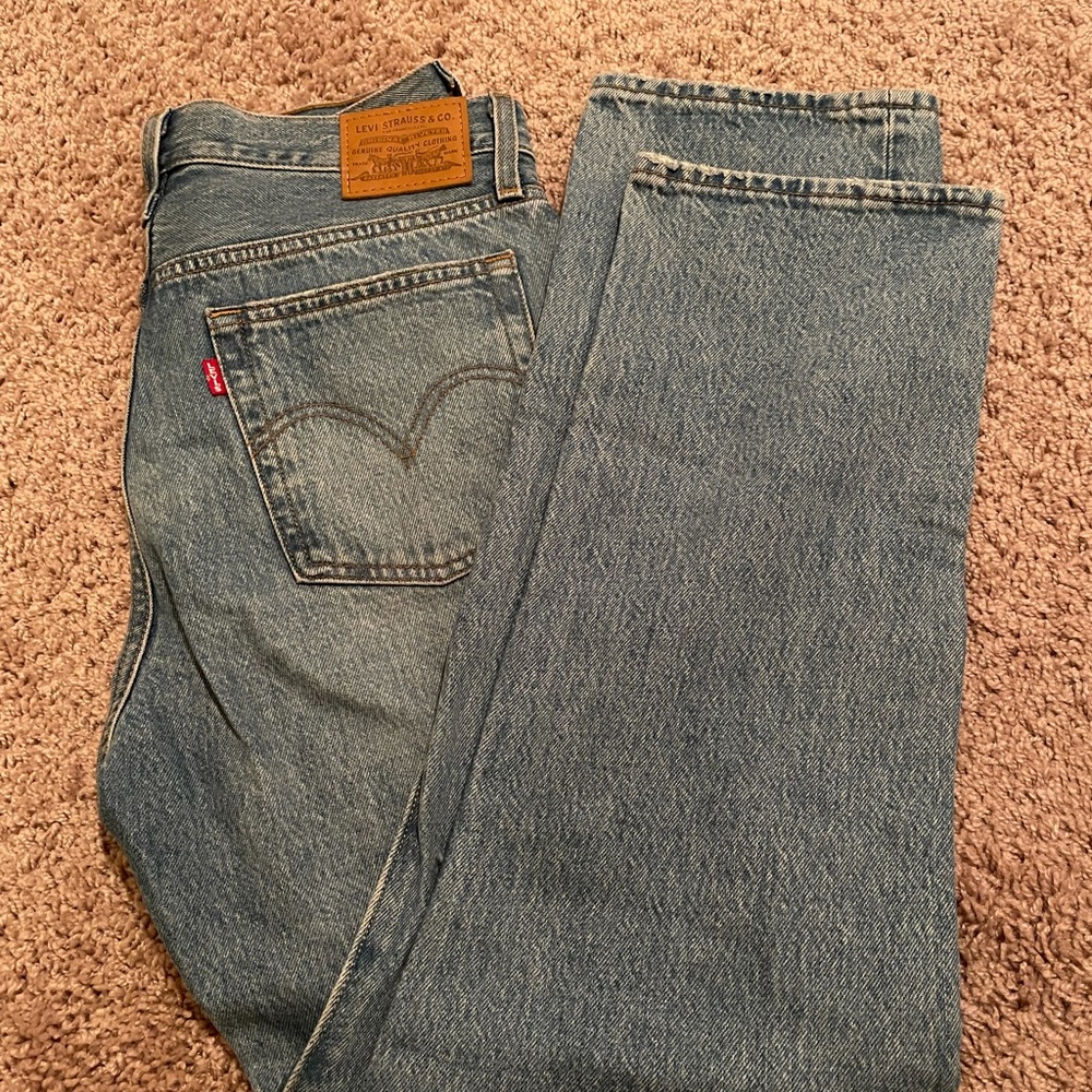 Levi’s High Rise Straight - Picture 3 of 5